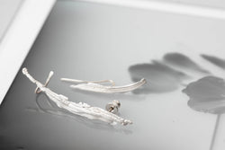 Mitsuro earlobe earrings